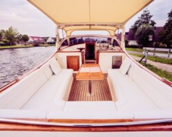 LIY 40 cockpit - fwd