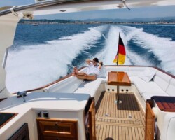 The two-cabin 40 Classic